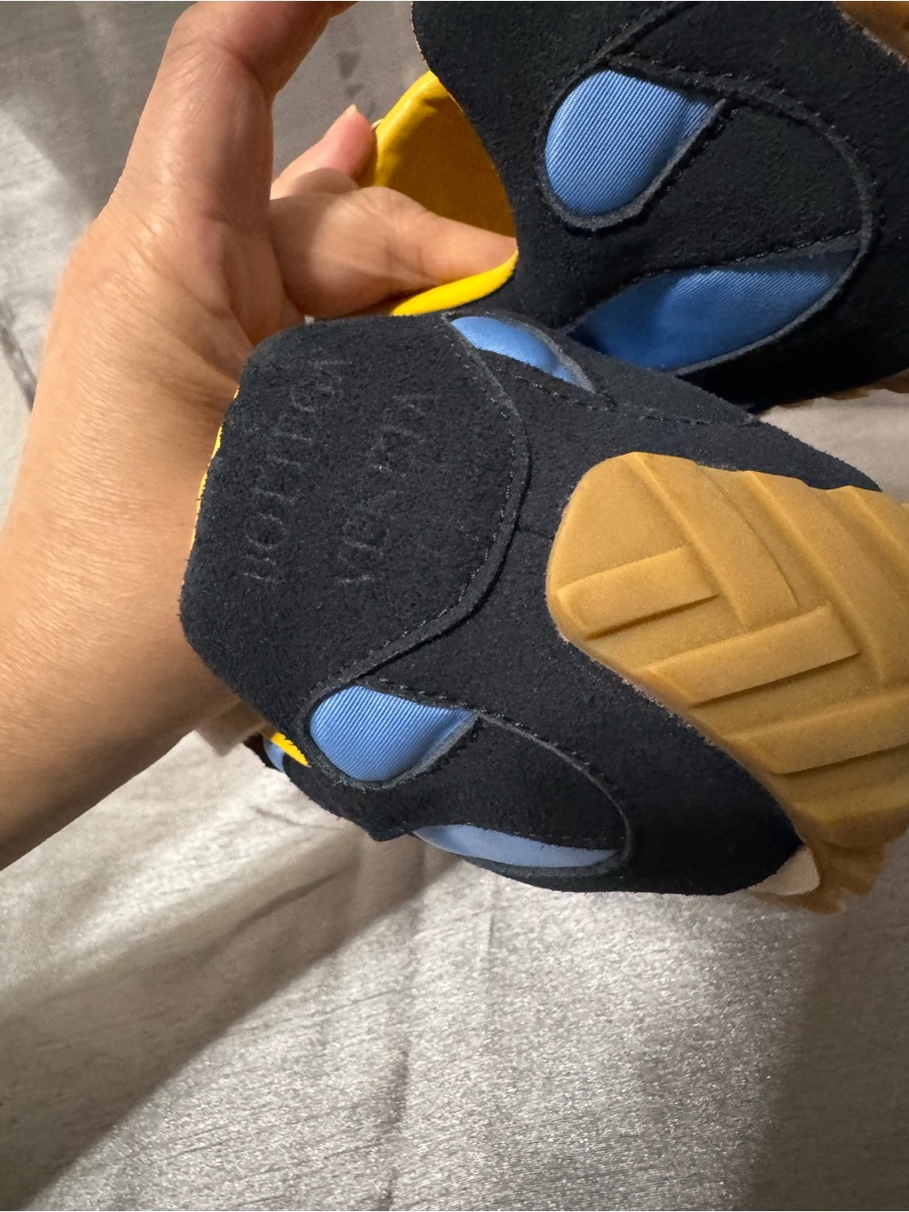 Sneakers Unisex Light Blue and Black Retro Runner with Yellow Accent - Picture 7 of 16